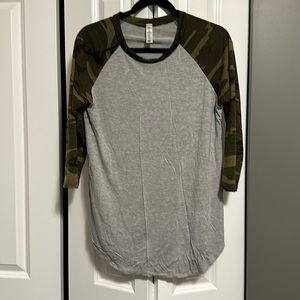 3/4 length long sleeve tee-grey with camo arms.
